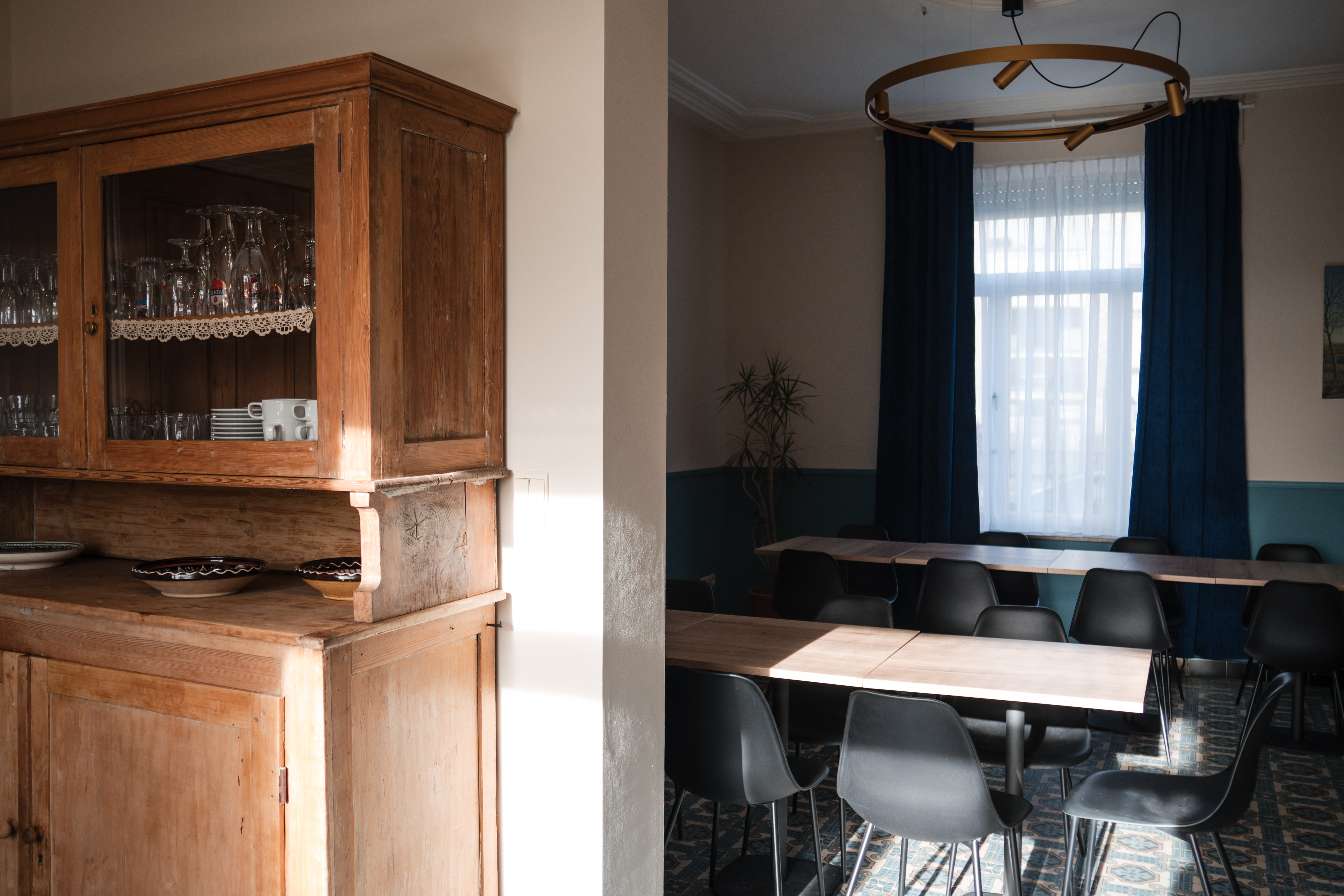 Keuken met doorgang naar de eetruimte